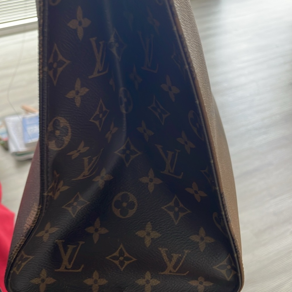 Large Louis Vuitton on the go purse - Picture 6 of 10